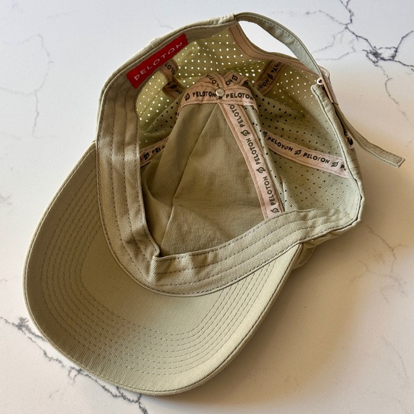 Peloton Cap - Picture 4 of 6